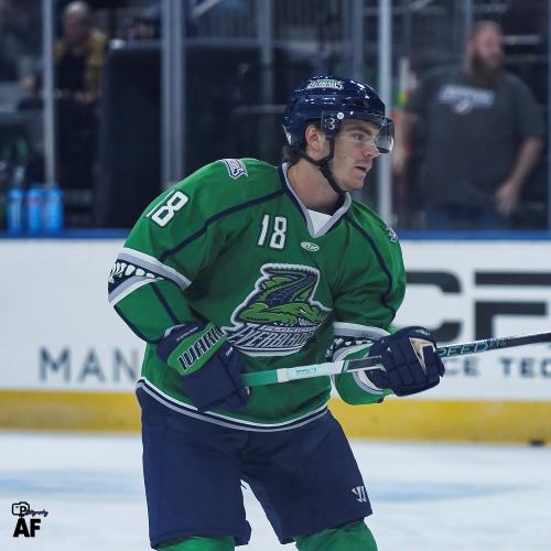 Mark Senden： Rising Star in Hockey from University of North Dakota